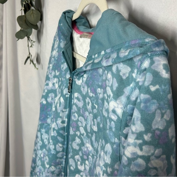 Isaac Mizrahi | Soft Quilted Zip Up Jacket Light Blue Printed Women’s Size Large - Picture 4 of 10